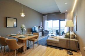 HiGuests - Evergreen apartment amidst vibrant JVC with pool